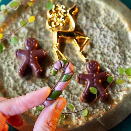 オーガニックカカオを使用したクリスマスケーキ用の飾りチョコ!オーガニックカカオを使用したポリフェノールたっぷりローチョコレート