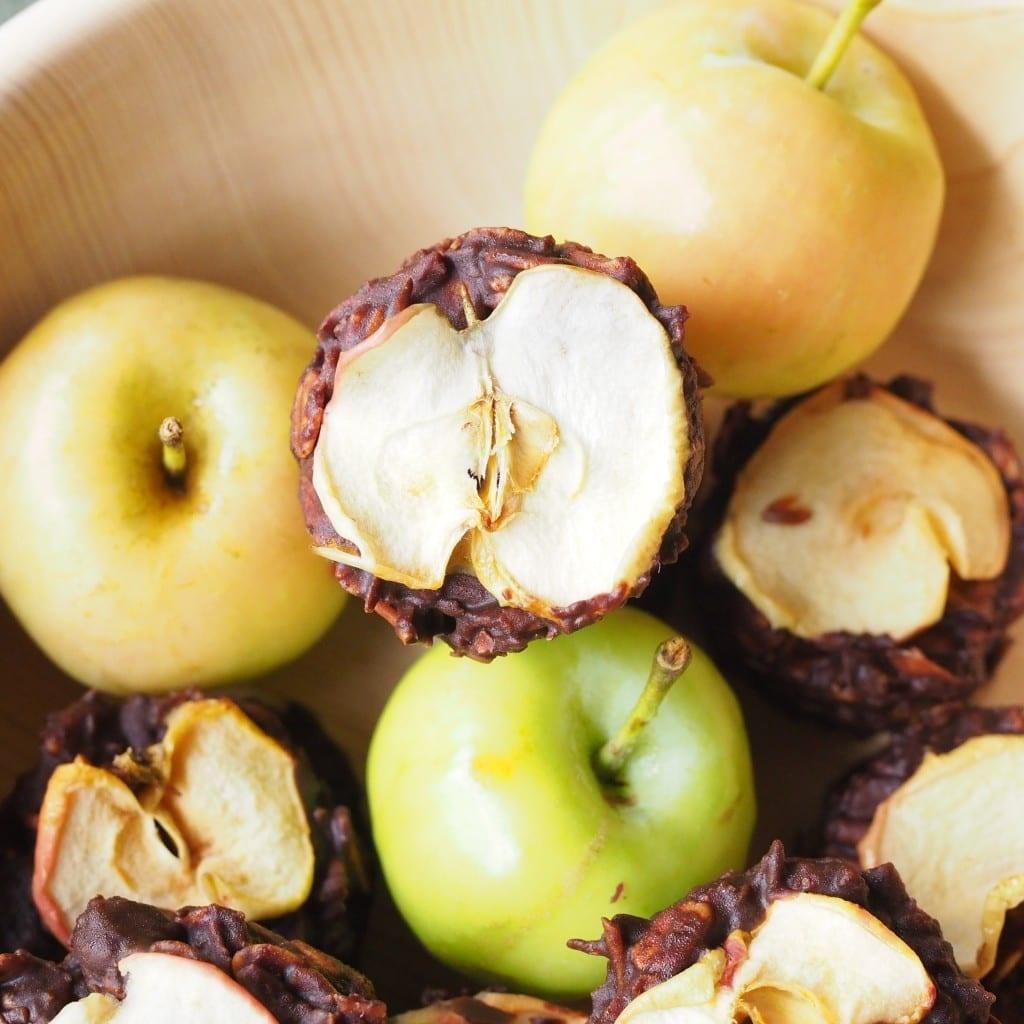 10月11日　彦根りんごのクランチチョコ再販〜！ - ロースイーツ通販サイト ハレトケト