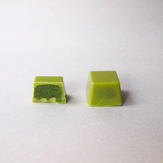 「和を以て貴しと為す」ローチョコレートギフト9粒 ー巡り、ひらく、陰陽五行ショコラー／手提げ袋付き