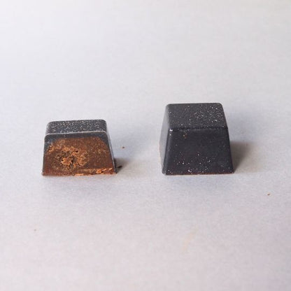 【12月上旬予約開始】ローチョコレートギフト9粒「和を以て貴しと為す。」 ー巡り、ひらく、陰陽五行ショコラー／手提げ袋付き