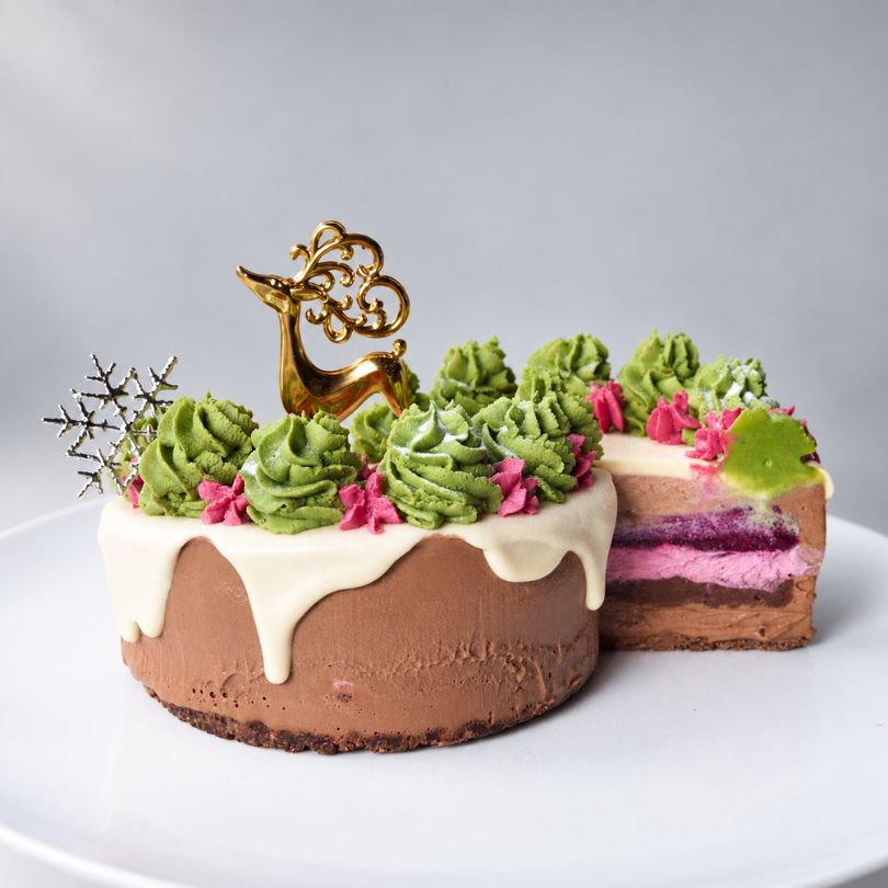 2027年クリスマスケーキ Vibrant and Serene｜熨斗対応・ギフトBOX入り