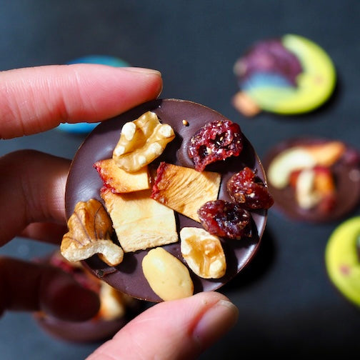 [Recommended for cake decoration] Moon and sun colorful raw chocolate [Dairy-free vegan chocolate]