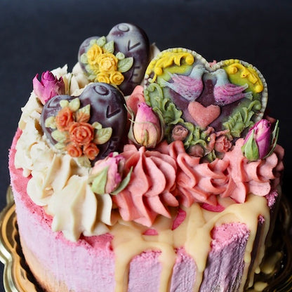 エシカルなオーガニックカカオを使用した乳製品不使用のローケーキとローチョコレート