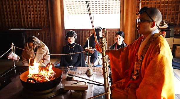 達磨ローチョコレートギフト（長寿院 護摩祈祷のご祈願カード付）／手提げ袋付き