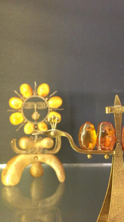 リトアニアの琥珀ピアスと草木染めコットン巾着【ヴィーガン】 - ロースイーツ通販サイト ハレトケト