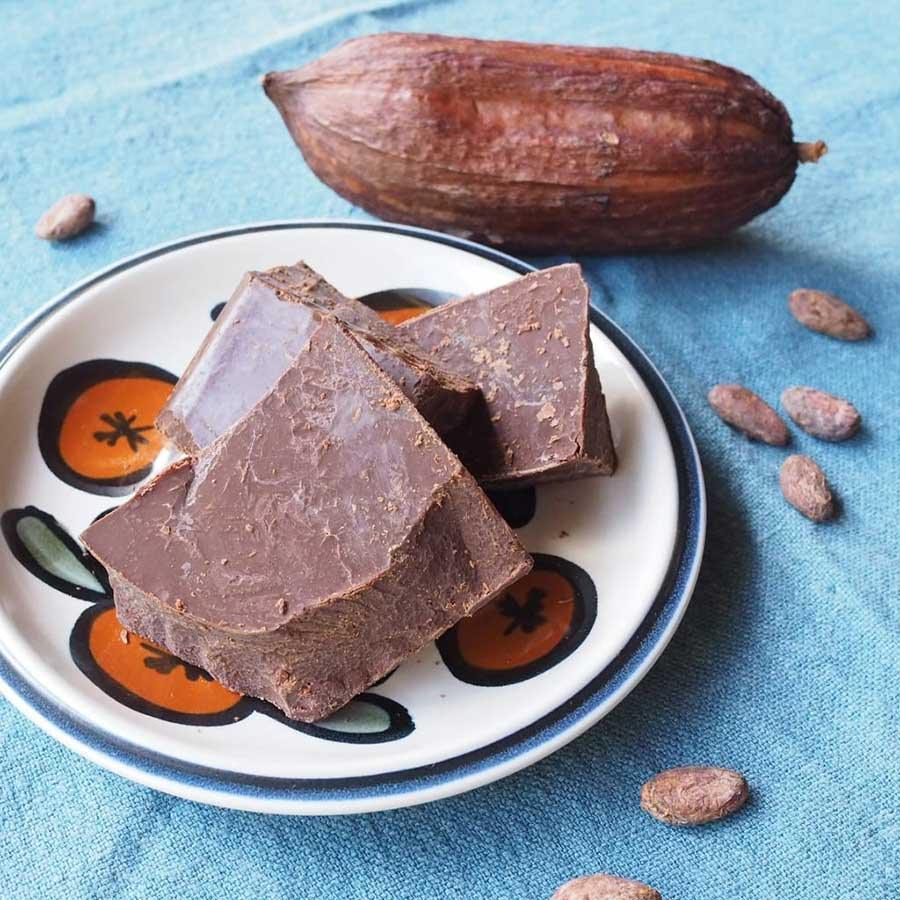 児童労働や不当な労働のない契約農家で育てられたフェアトレードカカオでチョコレートを手作り